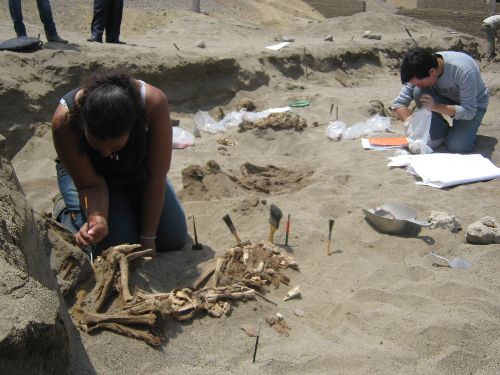 Antiguos peruanos habrían realizado sacrificios humanos similares a los aztecas y mayas