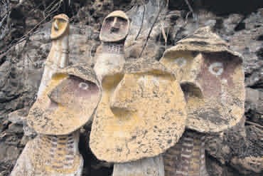 Sarcófagos milenarios de la cultura Chachapoyas en Amazonas