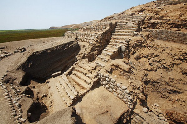 Sitio Arqueológico del Áspero – Supe Puerto, La Ciudad Pesquera de la Civilización Caral