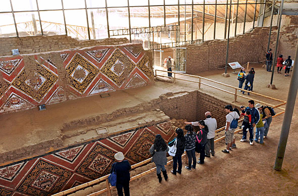 Disertan sobre conservación de Huaca de La Luna en el Vaticano