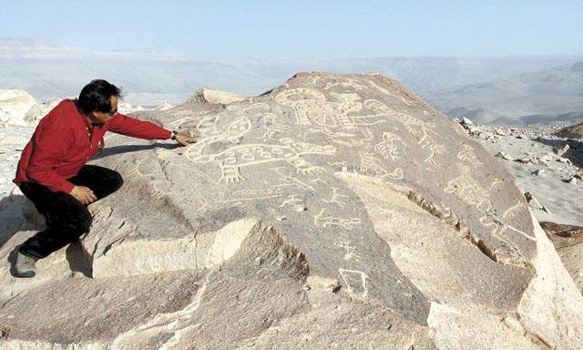 Atentado a complejo de petroglifos más grande y rico del mundo: Toro Muerto, Arequipa, Perú
