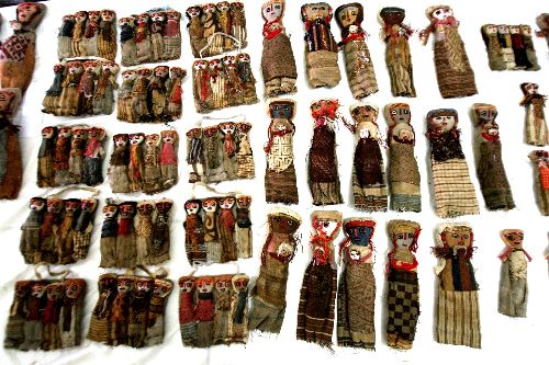 Incautan más de 110 objetos prehispánicos de tiendas de ferias artesanales en Cusco