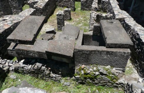 tumba en complejo arqueologico wari Ayacucho 1