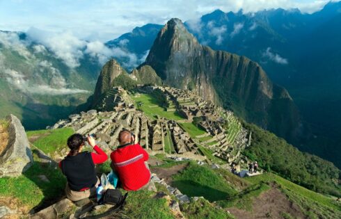 turistas en ciudadela de Machu Picchu