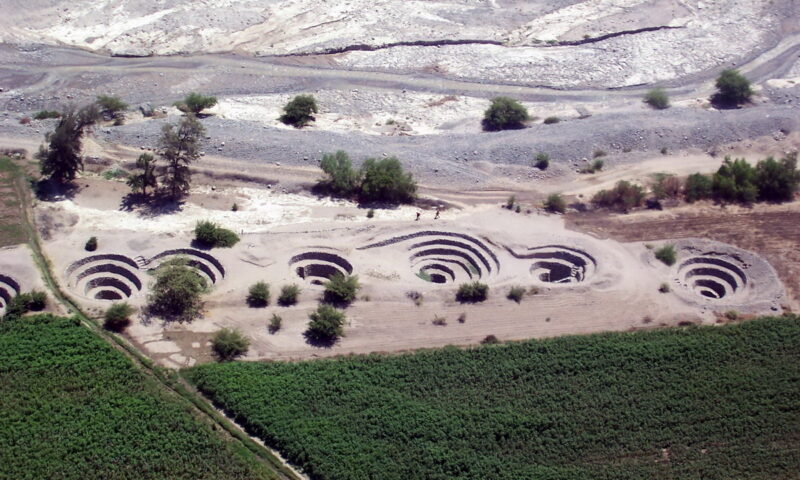 Descripción y análisis de los puquios como tecnología adaptada para la irrigación en Nasca, Perú