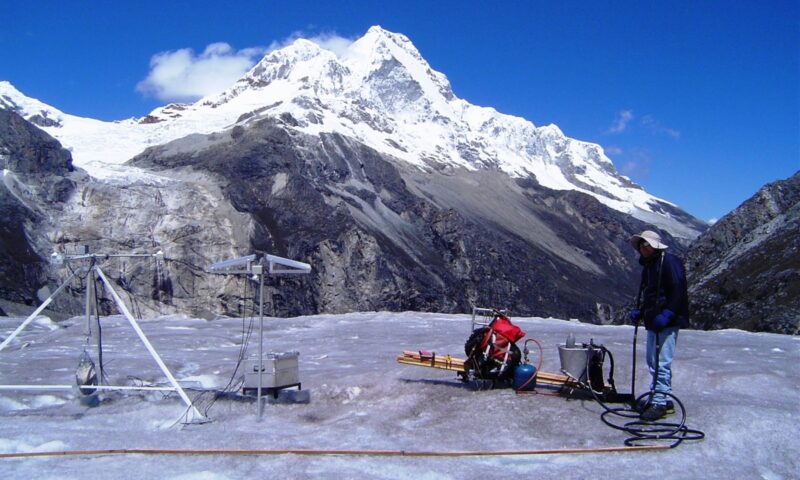 Con monitoreo satelital supervisarán la situación de glaciares de Áncash