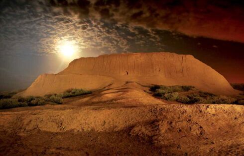 huaca chotuna de noche