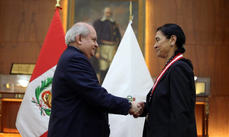 Condecoran a Ruth Shady con ‘Medalla al Mérito Ciudadano’