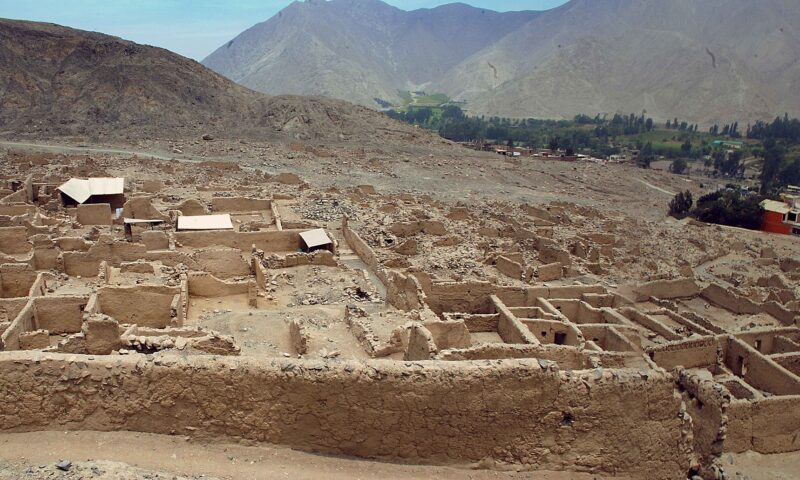Realizan estudios de huaca en Cieneguilla