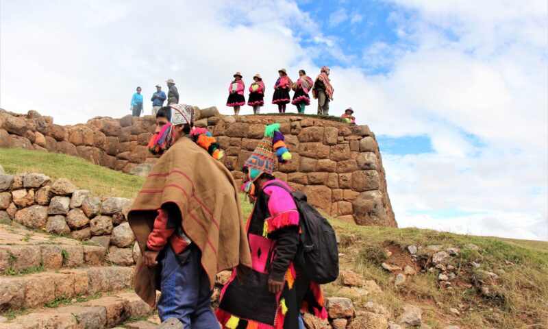 Comuneros de la Nación Q’ero comparten experiencias en textilería y artesanía, visitaron Chinchero