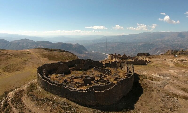 Los colosales monumentos de Marcahuamachuco