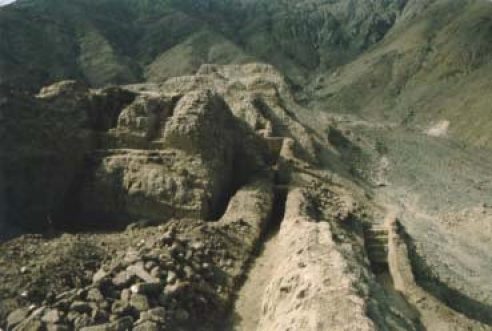 Somos diferentes: dinámica ocupacional del sitio Castillo de Huancaco, valle de Virú